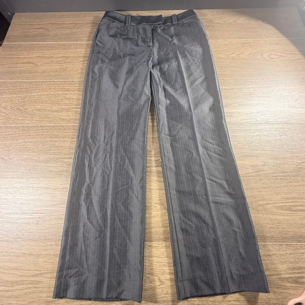 Tahari Women's PinStripe Pantsuit Workwear Gray Sheen Size 8 Office Preppy - Picture 2 of 16